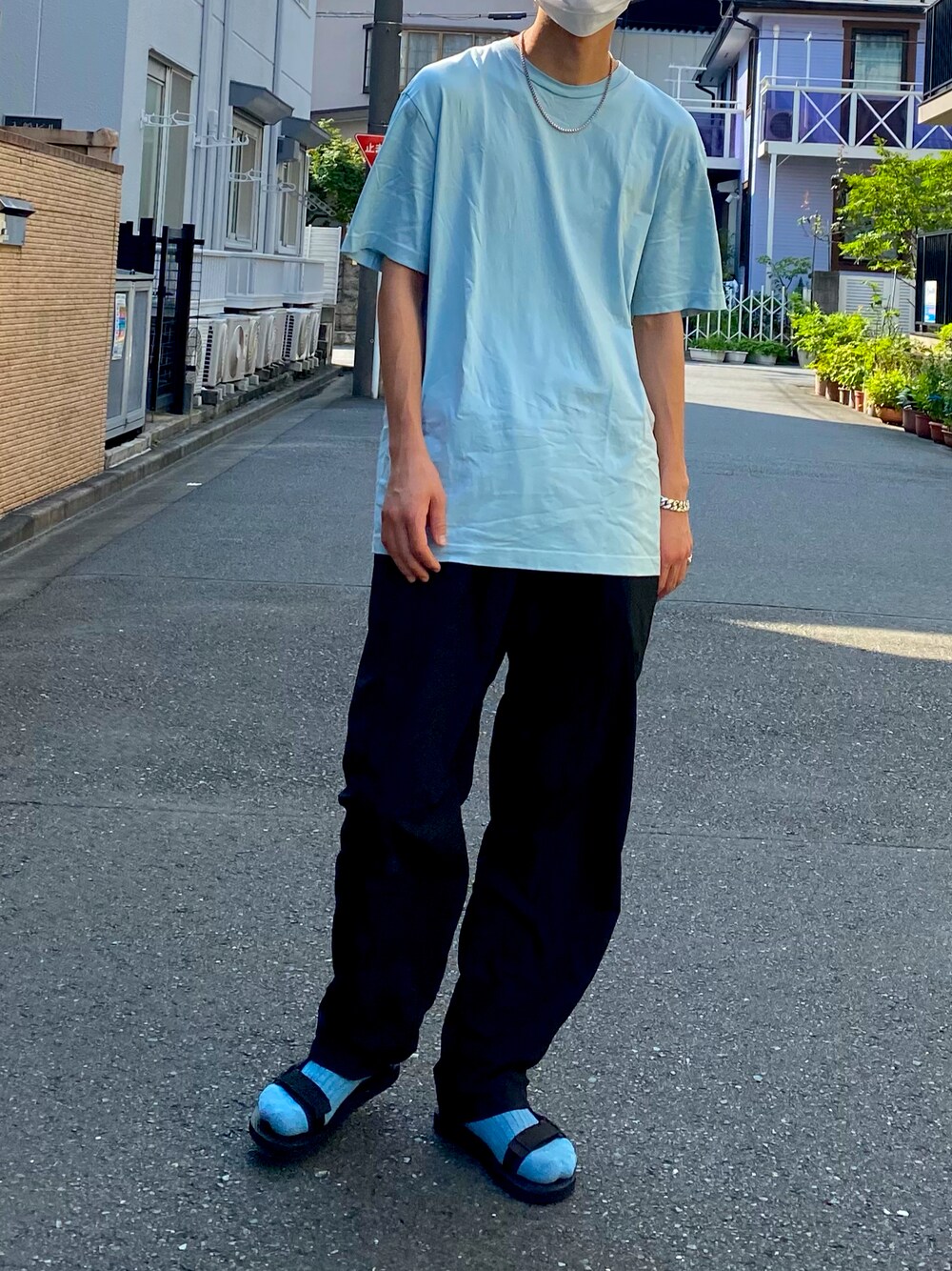 「スポーツサンダル、COOLなこのコが仲間入り、teva、AcneStudios、TEATORA、サンダル、サンダルに靴下、Tシャツ、夏コーデ、A.P.C.」｜「TEATORAの＜TEATORA (テアトラ) ＞ パッカブル ウォレット パンツ■■■（その他パンツ、ブラック系）」を使った、ナカムラさん（メンズ・177cm）の夏コーディネートの1枚目の写真