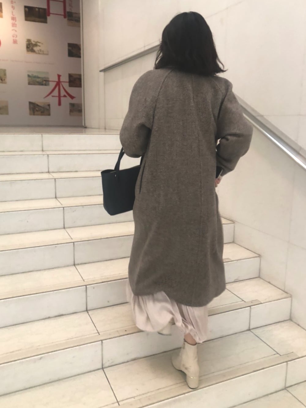 「カジュアルコーデ、シンプルコーデ、秋冬コーデ、大人コーデ、休日スタイル、ショートブーツ、タートルネックニット」｜「古着のアイテム（ジャケット/アウター、ブラウン系）」を使った、柊希さん（レディース・158cm）の冬コーディネートの1枚目の写真