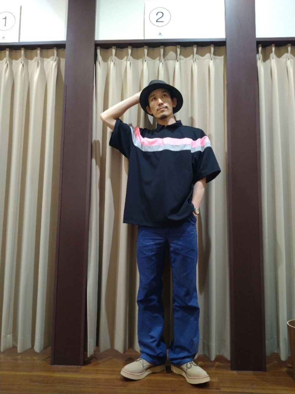 「niceness、KIJIMA TAKAYUKI、フレアデニム、KIDS LOVE GAITE、ポロシャツ」｜「dead stockのアイテム（デニムパンツ、ブルー系）」を使った、いっぺーさん（メンズ・173cm）の春コーディネートの1枚目の写真