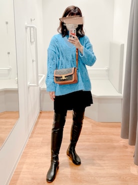 「セリーヌ」｜「アイテム（ブーツ）」を使った、miiiiさん（レディース・169cm）の冬コーディネート