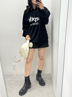 「カラー×コーデ」｜「アイテム（ボディバッグ/ウエストポーチ）」を使った、s13_oliveさん（レディース・158cm）の夏コーディネート