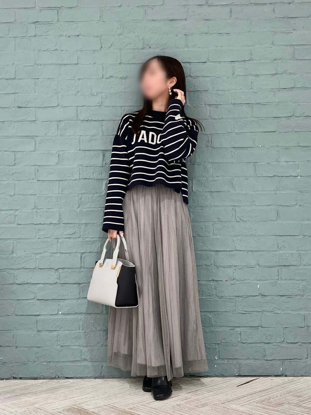 「低身長コーデ、チュールスカート、骨格ウェーブ、ブルベ夏、ボーダー、シンプルコーデ、スカートコーデ、ショート丈トップス、低身長、低身長女子、おしゃれさんと繋がりたい」｜「31 Sons de modeのボーダーロゴニット（ニット/セーター、ブルー系）」を使った、sさん（レディース・147cm）の冬コーディネートの1枚目の写真