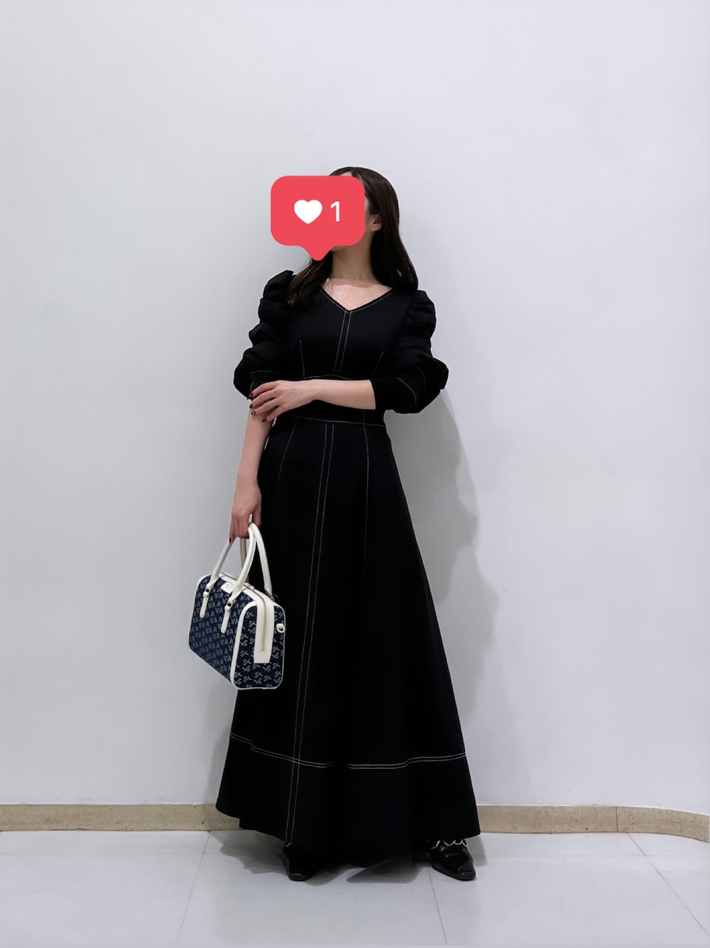 「低身長コーデ、デニム、きれいめコーディネート、きれいめカジュアル、低身長、おしゃれさんと繋がりたい、大人かわいい、モノトーンコーデ、春服デビュー宣言」｜「Samantha ThavasaのDenim ST Jacquard　ボストンバッグ（ボストンバッグ、ホワイト系）」を使った、sさん（レディース・147cm）の春コーディネートの1枚目の写真
