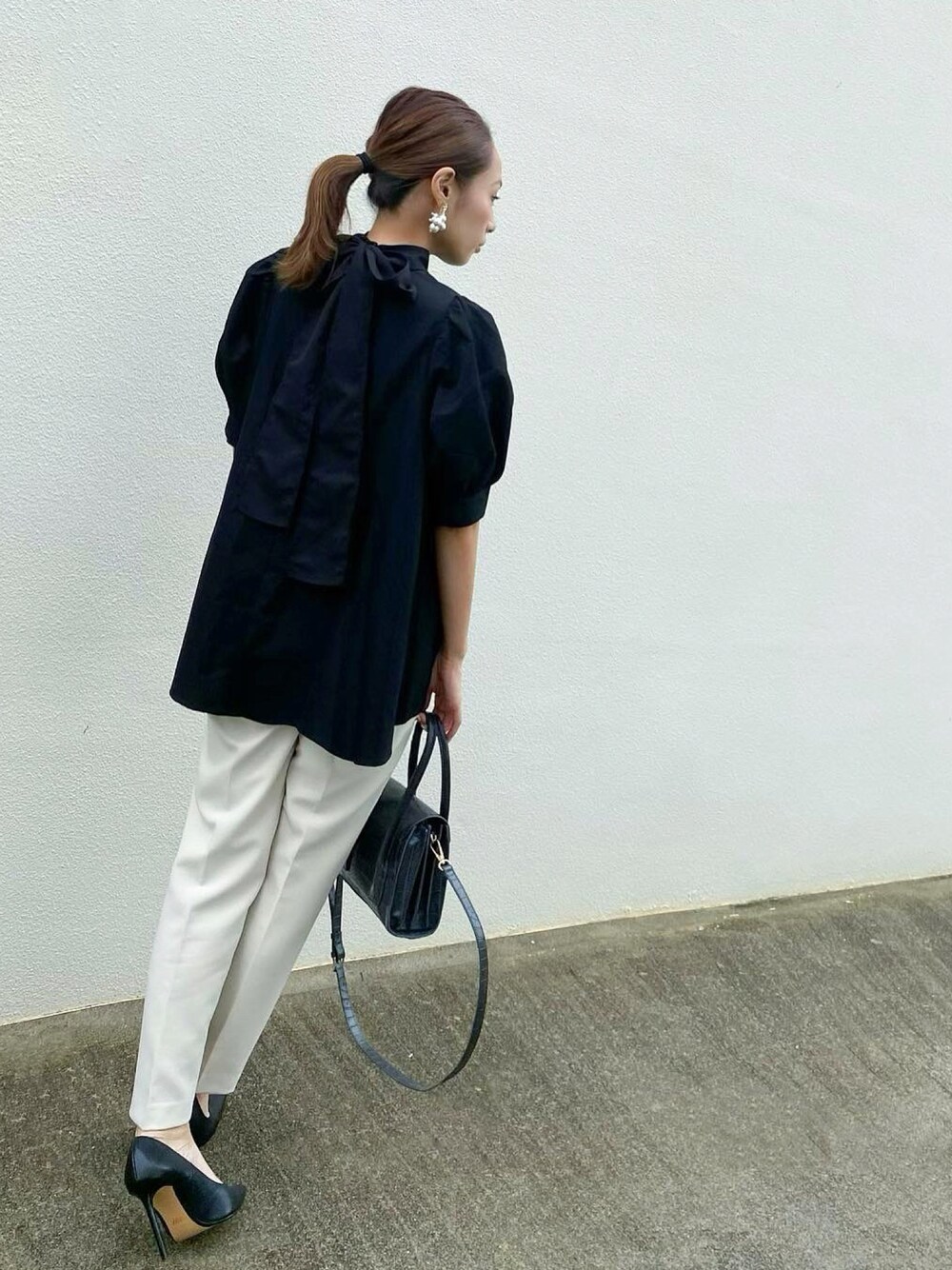 「休日コーデ、オトナカジュアル、シンプルコーデ、きれいめカジュアル、プチプラ、ZARA、Dark Angel」｜「ZARAのアイテム（ハンドバッグ、グレー系）」を使った、harucoさん（レディース・167cm）の春コーディネートの1枚目の写真