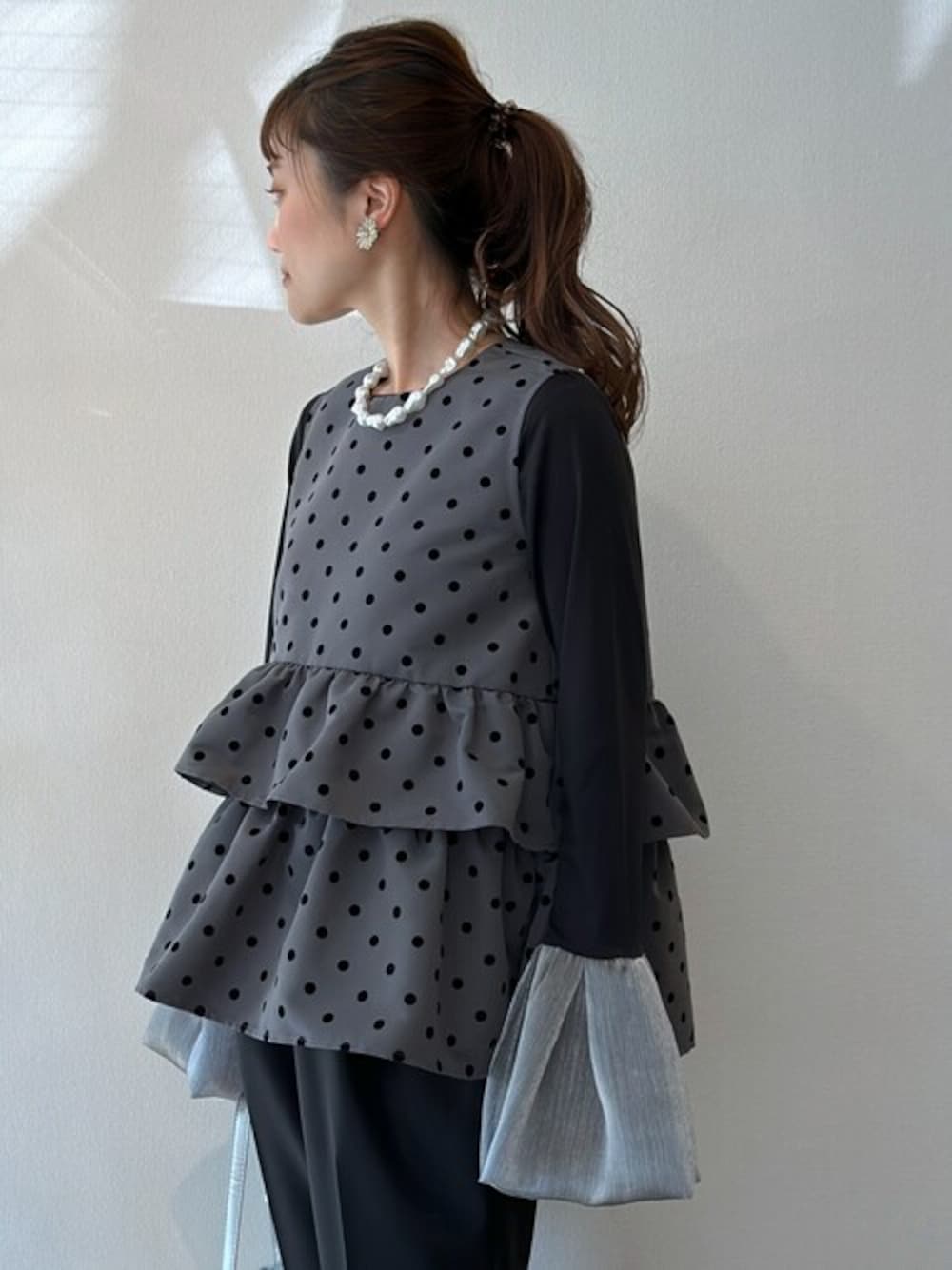 「ネックレス、キレイめ、フェミニン、オケージョン、パールネックレス、piccin、バロックパール、PICCINPRIMA、PICCIN PERLA」｜「PICCINのバロックパール風ネックレス（ネックレス、ゴールド系）」を使った、PICCIN PRESSさん（レディース・164cm）の春コーディネートの1枚目の写真