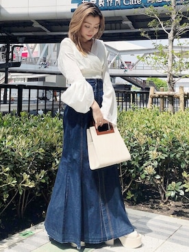 「MURUA（ムルーア）のアイテム（デニムスカート）」を使った、MURUAさん（レディース・148cm）の春コーディネート