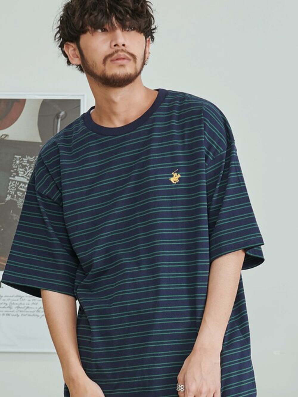 「ユニセックス、ワンポイント、ボーダーTシャツ、オーバーサイズＴ、天竺T、BEVERLY HILLS POLO CLUB、ブランドロゴ」｜「BEVERLY HILLS POLO CLUBの『BEVERLY HILLS POLO CLUB/ビバリーヒルズポロクラブ』天竺ボーダーワンポイント刺繍Tシャツ（Tシャツ/カットソー、ブルー系）」を使った、SILVER BULLET ZOZOTOWN OFFICIALさん（メンズ・170cm）の春コーディネートの1枚目の写真