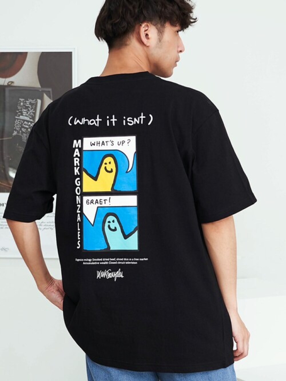 「プリントTシャツ、ブラックコーデ、ロイヤルブルー、ダークグリーン、ホワイトコーデ、グラフィックＴ、MarkGonzales、グラフィックプリント、WHATITISNT」｜「（What it isNt）ART BY MARKGONZALESの『(What it isNt) ART BY MARK GONZALES/アートバイマークゴンザレス』ポケット付き S/S Tシャツ（Tシャツ/カットソー、ブラック系）」を使った、SILVER BULLET ZOZOTOWN OFFICIALさん（メンズ・170cm）の春コーディネートの1枚目の写真