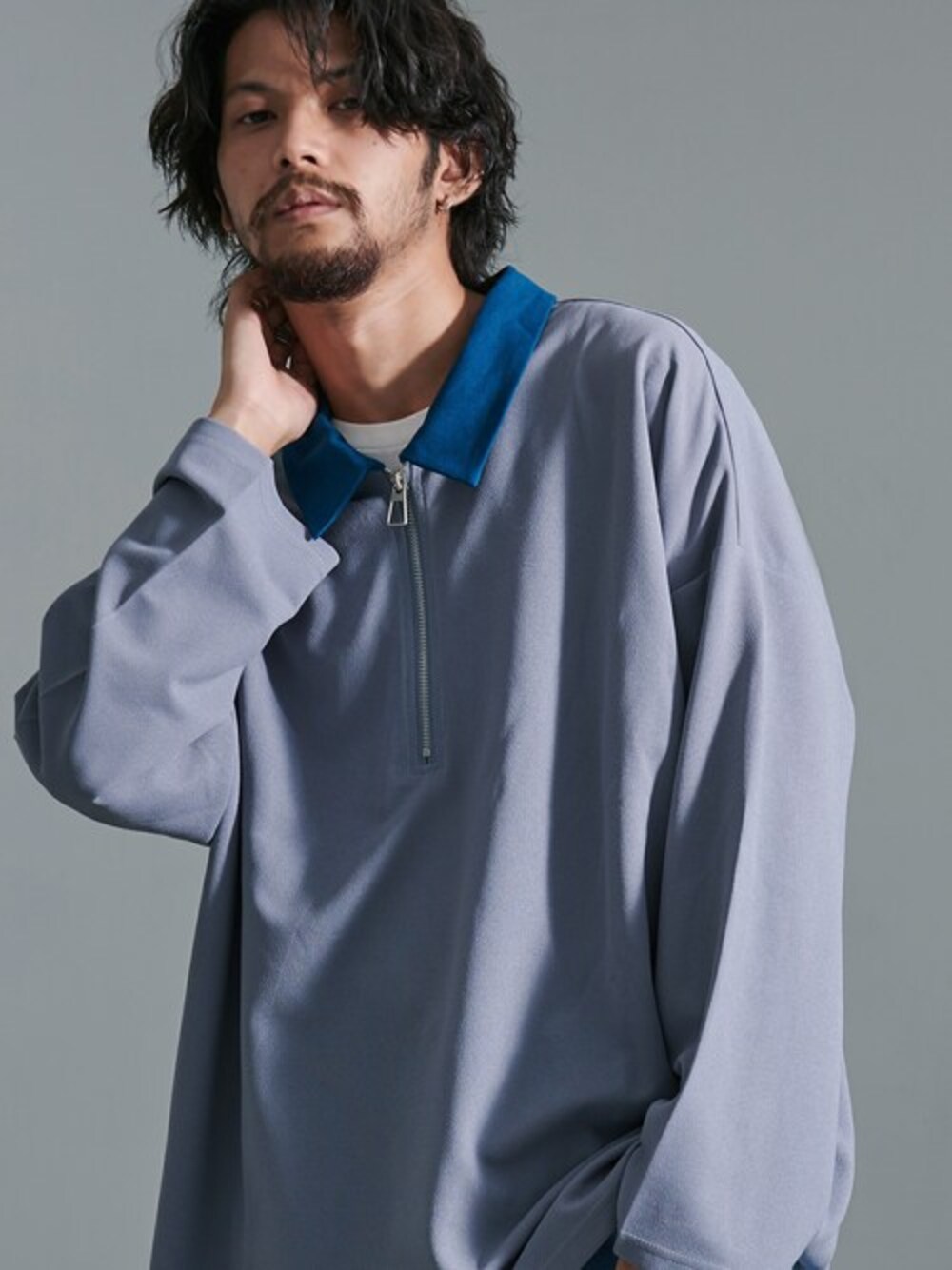 「カットソー、長袖、ハーフジップ」｜「SILVER BULLETの『CavariA/キャバリア』ハーフZIP長袖カットソー（Tシャツ/カットソー、グレー系）」を使った、SILVER BULLET ZOZOTOWN OFFICIALさん（メンズ・170cm）の冬コーディネートの1枚目の写真