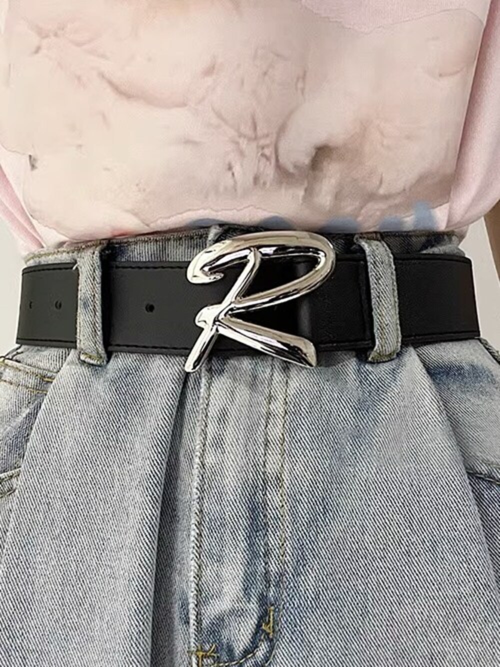 その他のベルトを着用したメンズの冬コーディネートの1枚目の写真