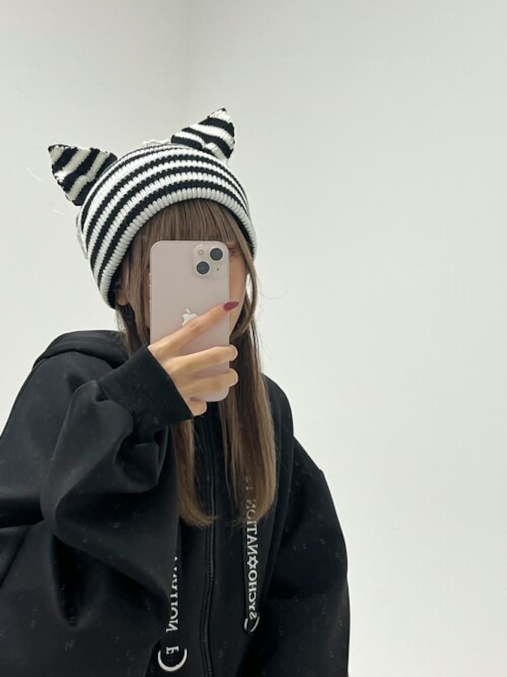「ニット帽、猫耳、ユニセックス、コスプレ、かわいい、耳付き帽子、猫耳ニット帽」｜「SILVER BULLETの『SILVER BULLET SELECT AP/シルバーバレットセレクト』耳ニットCAP（ニットキャップ/ビーニー、その他）」を使った、SILVER BULLET ZOZOTOWN OFFICIALさん（レディース・145cm）の春コーディネートの1枚目の写真