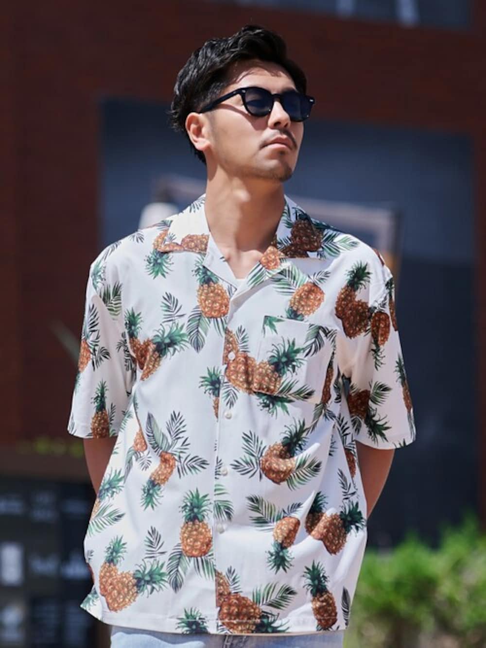 「柄シャツ、花柄、レトロ、ネオンカラー、バラ柄、夏コーデ、フルーツ柄、フォトプリント、ドクロ、酒」｜「SILVER BULLETの『SILVER BULLET SELECT AP/シルバーバレットセレクト』総柄プリント半袖オープンカラーシャツ（シャツ/ブラウス、その他）」を使った、SILVER BULLET ZOZOTOWN OFFICIALさん（メンズ・180cm）の夏コーディネートの1枚目の写真