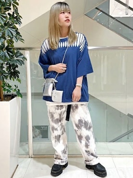 「RNA（アールエヌエー）のアイテム（オールインワン・サロペット）」を使った、RNA MEDIA ZOZOTOWN STAFFさん（レディース・161cm）の夏コーディネート