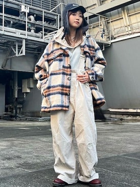 「RNA（アールエヌエー）のアイテム（オールインワン・サロペット）」を使った、RNA MEDIA ZOZOTOWN STAFFさん（レディース・153cm）の秋コーディネート