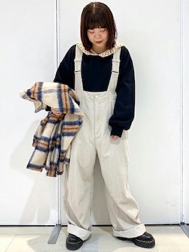 「RNA（アールエヌエー）のアイテム（オールインワン・サロペット）」を使った、RNA MEDIA ZOZOTOWN STAFFさん（レディース・151cm）の秋コーディネート