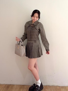 「MAJESTIC LEGON（マジェスティックレゴン）のアイテム」を使った、Nanakoさん（レディース・156cm）の秋コーディネート
