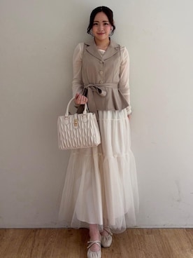 「MAJESTIC LEGON（マジェスティックレゴン）の【小栗有以さん着用】【5サイズ展開/XXLサイズあり】レディギャザーストラップパンプス（パンプス、ホワイト系）」を使った、Nanakoさん（レディース）の春コーディネート