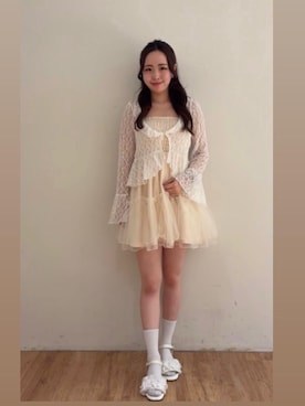 「MAJESTIC LEGON（マジェスティックレゴン）のパールチェーンチュールミニワンピ（ワンピース、ホワイト系）」を使った、Nanakoさん（レディース）の春コーディネート