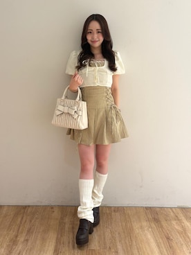 「MAJESTIC LEGON（マジェスティックレゴン）のクラシカルスクエアリボンバッグ（ショルダーバッグ、ホワイト系）」を使った、Nanakoさん（レディース）の夏コーディネート