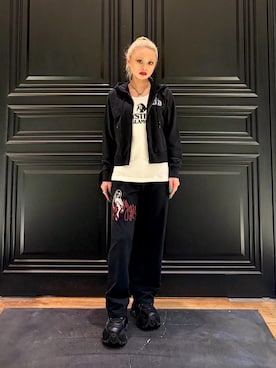「HYSTERIC GLAMOUR（ヒステリックグラマー）のSUPER HYS ショート丈パーカー（パーカー、ブラック系）」を使った、aykさん（レディース・157cm）の夏コーディネート