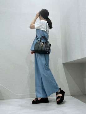 CHARLES & KEITHさんの「Cesiaセシアメタリックアクセントトートバッグ」を使ったコーディネート