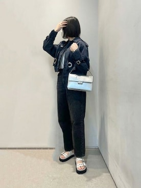 「CHARLES & KEITH（チャールズ & キース）のレザー ショルダーバッグ（ショルダーバッグ、シルバー系）」を使った、CHARLES & KEITHさん（レディース・160cm）の夏コーディネート