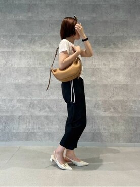 「CHARLES & KEITH（チャールズ & キース）のメタリックアクセント ポインテッドトゥスリングバックパンプス（パンプス、ホワイト系）」を使った、CHARLES & KEITHさん（レディース・160cm）の夏コーディネート