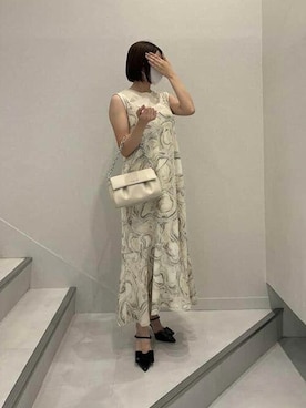「CHARLES & KEITH（チャールズ & キース）のCalla カルラ フロントフラップチェーンハンドルバッグ（ショルダーバッグ、ベージュ系）」を使った、CHARLES & KEITHさん（レディース・160cm）の夏コーディネート