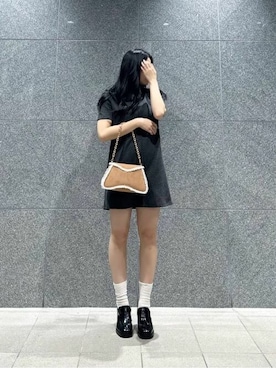 「CHARLES & KEITH（チャールズ & キース）のSybill シビル テクスチャーファートリムトラペーズチェーンハンドルバッグ（ショルダーバッグ、その他）」を使った、CHARLES & KEITHさん（レディース・160cm）の夏コーディネート