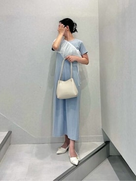 「CHARLES & KEITH（チャールズ & キース）のSybill シビル ジオメトリックバケットバッグ（ショルダーバッグ、ベージュ系）」を使った、CHARLES & KEITHさん（レディース・160cm）の夏コーディネート