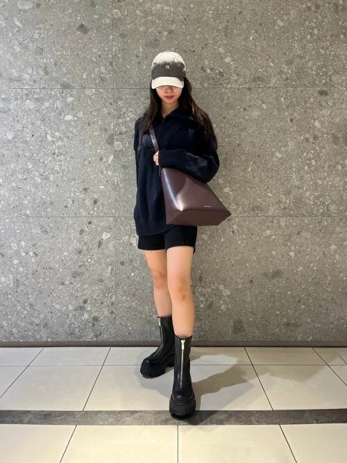 Charleskeithダブルバックル トラペーズホーボーバッグ CHARLES & KEITH｜ダブルバックル トラペーズホーボーバッグ