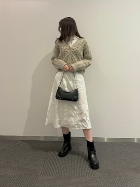 「CHARLES & KEITH（チャールズ & キース）のSloane スローン ホーボーバッグ（ショルダーバッグ）」を使った、CHARLES & KEITHさん（レディース・160cm）の秋コーディネート