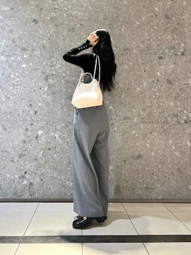 「CHARLES & KEITH（チャールズ & キース）のメタリックアクセント ローファーパンプス（ローファー）」を使った、CHARLES & KEITHさん（レディース・160cm）の冬コーディネート