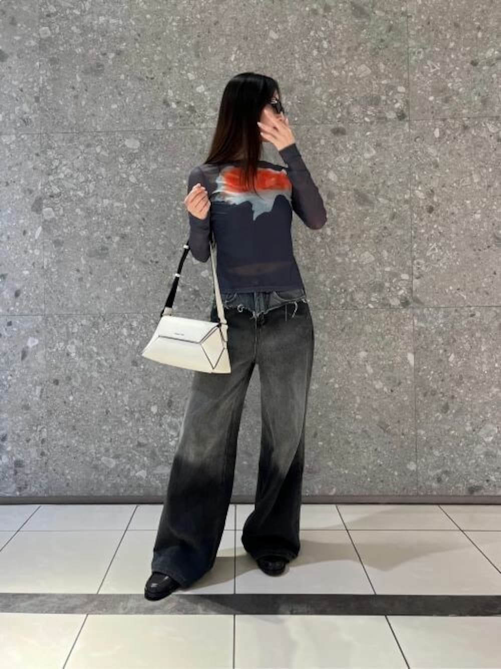 「CHARLES & KEITHのNasrin ナスリン ジオメトリックショルダーバッグ（ショルダーバッグ、その他）」を使った、CHARLES & KEITHさん（レディース・160cm）の冬コーディネートの1枚目の写真