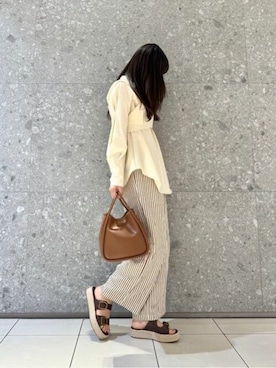 「CHARLES & KEITH（チャールズ & キース）のアイテム（トートバッグ）」を使った、CHARLES & KEITHさん（レディース・160cm）の夏コーディネート