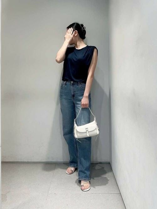 CHARLES & KEITH メタリックアクセントサンダル CHARLES ＆ KEITH サンダル メタリックアクセント ストラッピー