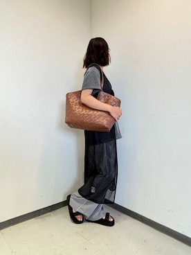 「CHARLES & KEITH（チャールズ & キース）のアイテム（トートバッグ）」を使った、CHARLES & KEITHさん（レディース・160cm）の夏コーディネート