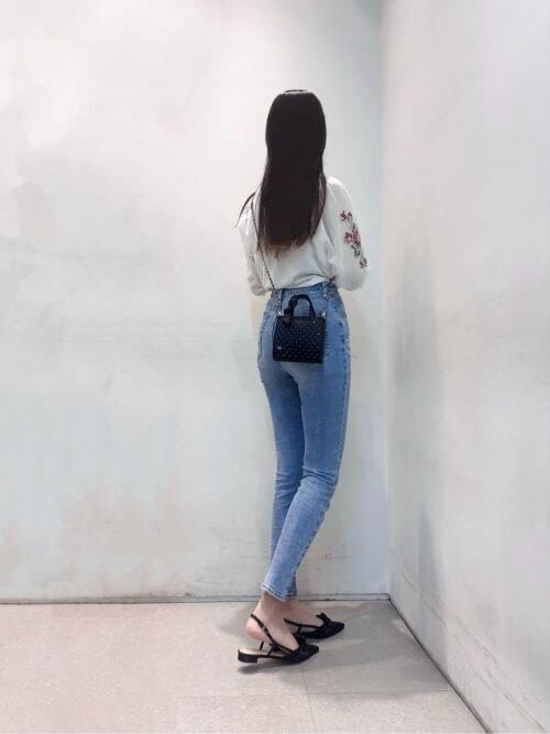 CHARLES ＆ KEITH ハンドバッグ サテン スタッズノットボウミニ