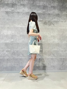 「CHARLES & KEITH（チャールズ & キース）のアイテム（トートバッグ）」を使った、CHARLES & KEITHさん（レディース・160cm）の夏コーディネート