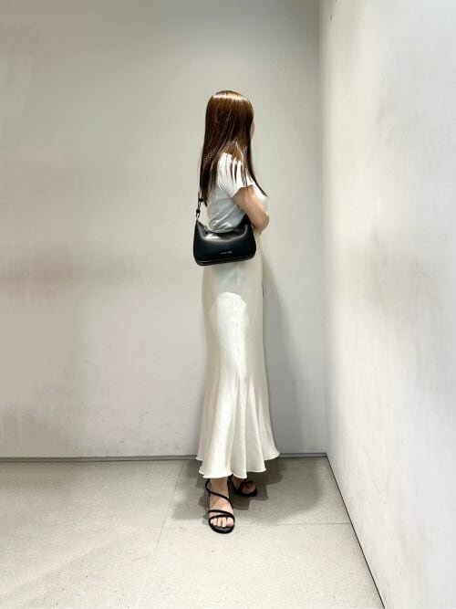 台湾CHARLES&KEITH サテンラインストーンブロックヒールサンダル サテン クリスタルエンベリッシュドストラッピーサンダル