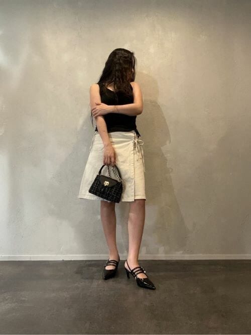 〈新品〉CHARLES & KEITH ツイードキルトハンドルバッグ 黒 新品〉CHARLES & KEITH ツイードキルトハンドルバッグ 黒 - メルカリ