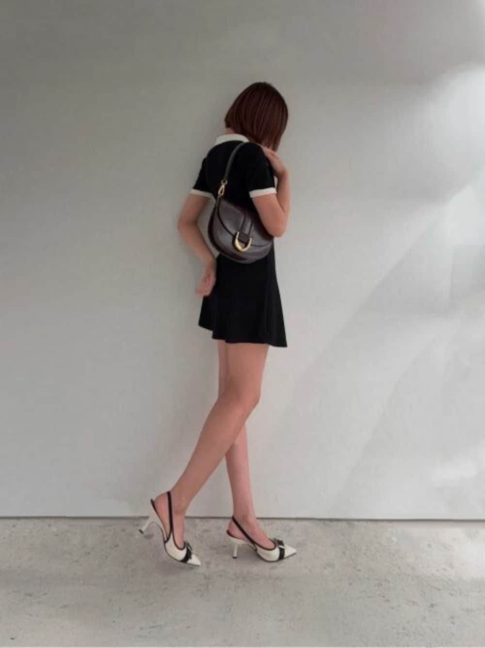 「CHARLES & KEITHのGabine ガビーヌ レザーサドルバッグ（ショルダーバッグ、パープル系）」を使った、CHARLES & KEITHさん（レディース・160cm）の夏コーディネートの1枚目の写真