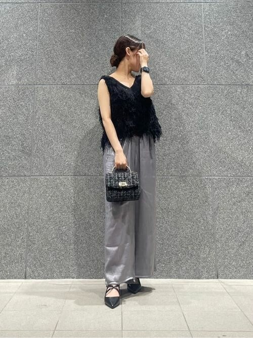 〈新品〉CHARLES & KEITH ツイードキルトハンドルバッグ 黒 CHARLES & KEITH Arwen アルウェン ツイードキルトトップ