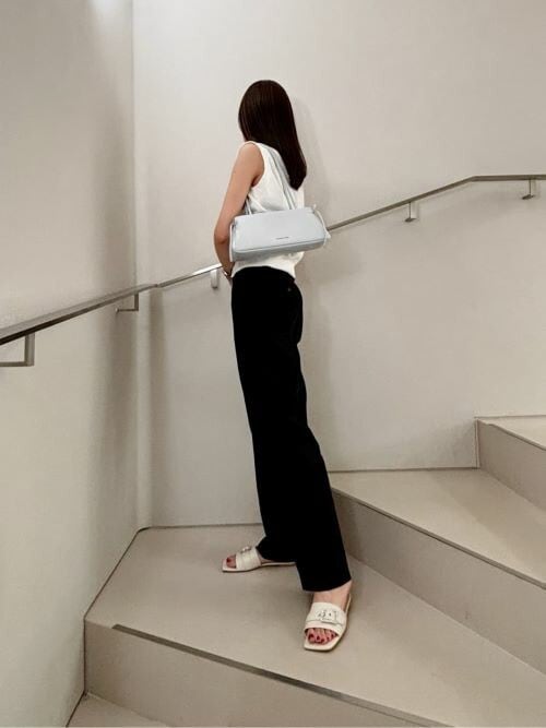 CHARLES&KEITH◆ジェムバックル スクエアトゥ スライドサンダル CHARLES & KEITH｜ジェムバックル スクエアトゥスライドサンダル
