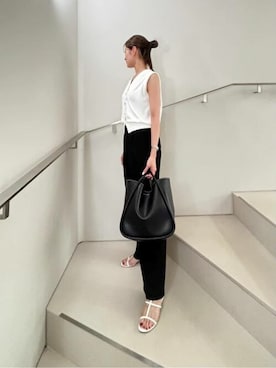 「CHARLES & KEITH（チャールズ & キース）のアイテム（トートバッグ）」を使った、CHARLES & KEITHさん（レディース・160cm）の夏コーディネート