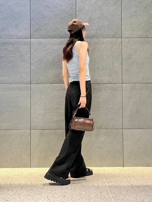 Jadis ジェイディス チャンキーフラットフォームサンダル（サンダル