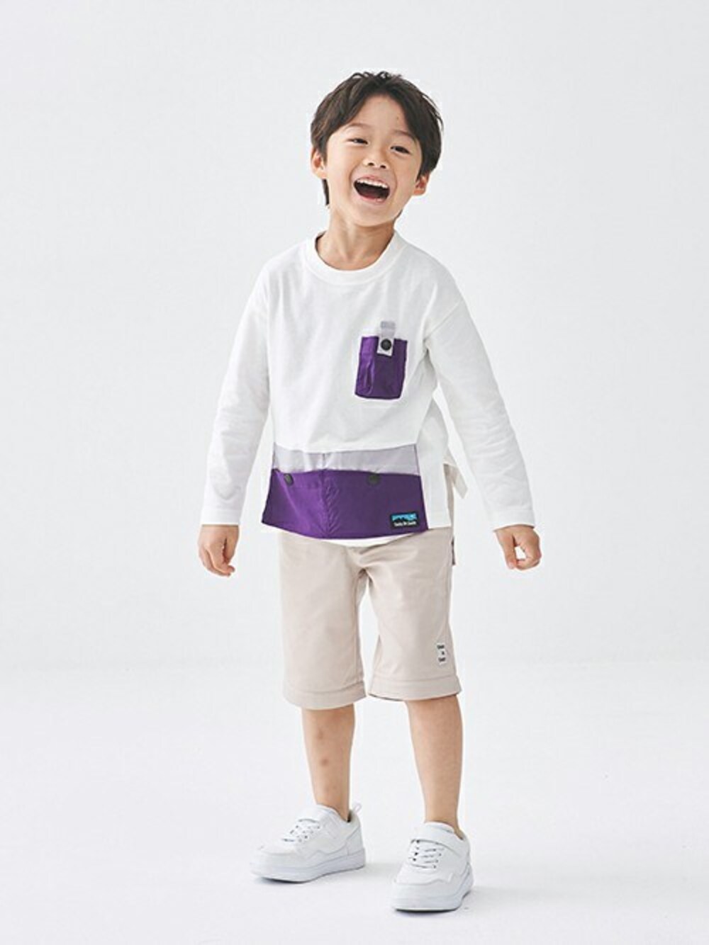 「アウトドア、アウトドアスタイル、子供服、男の子、男の子コーデ、アウトドアコーデ、daddy oh daddy、子供服コーデ、ダディオダディ、男の子ファッション」｜「Daddy Oh Daddyのポケット付き長袖Ｔシャツ（Tシャツ/カットソー、ホワイト系）」を使った、こどもの森e-shopさん（キッズ・110cm）の冬コーディネートの1枚目の写真