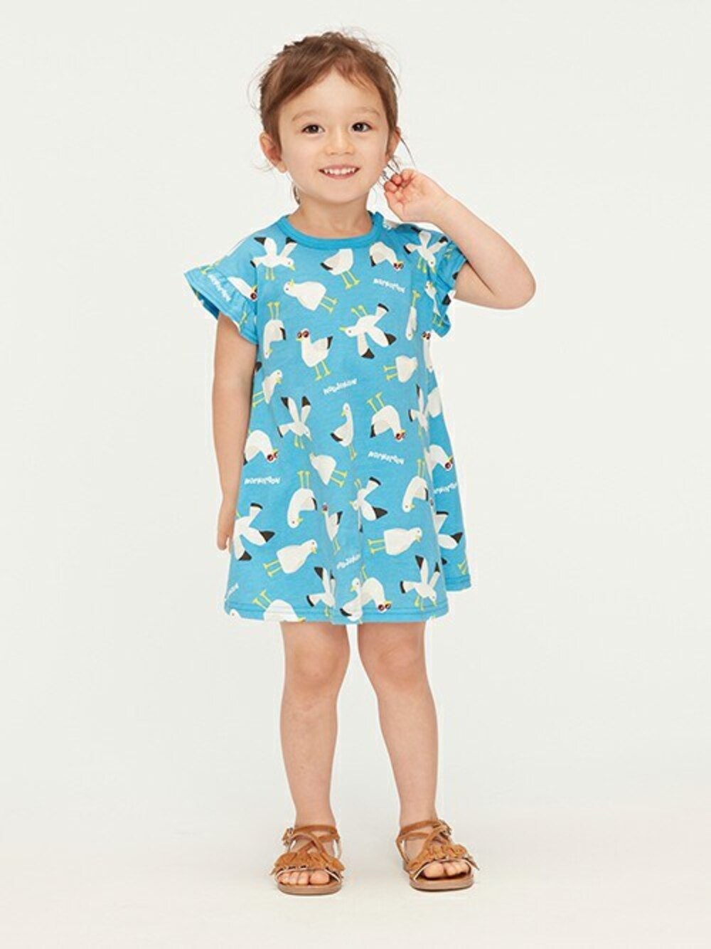 「ワンピース、子供服、キッズコーデ、夏コーデ、夏服、女の子コーデ、半袖、キッズファッション、半袖ワンピース、女の子ファッション」｜「Moujonjonの動物柄ワンピース（ワンピース、ブルー系）」を使った、こどもの森e-shopさん（キッズ・90cm）の春コーディネートの1枚目の写真