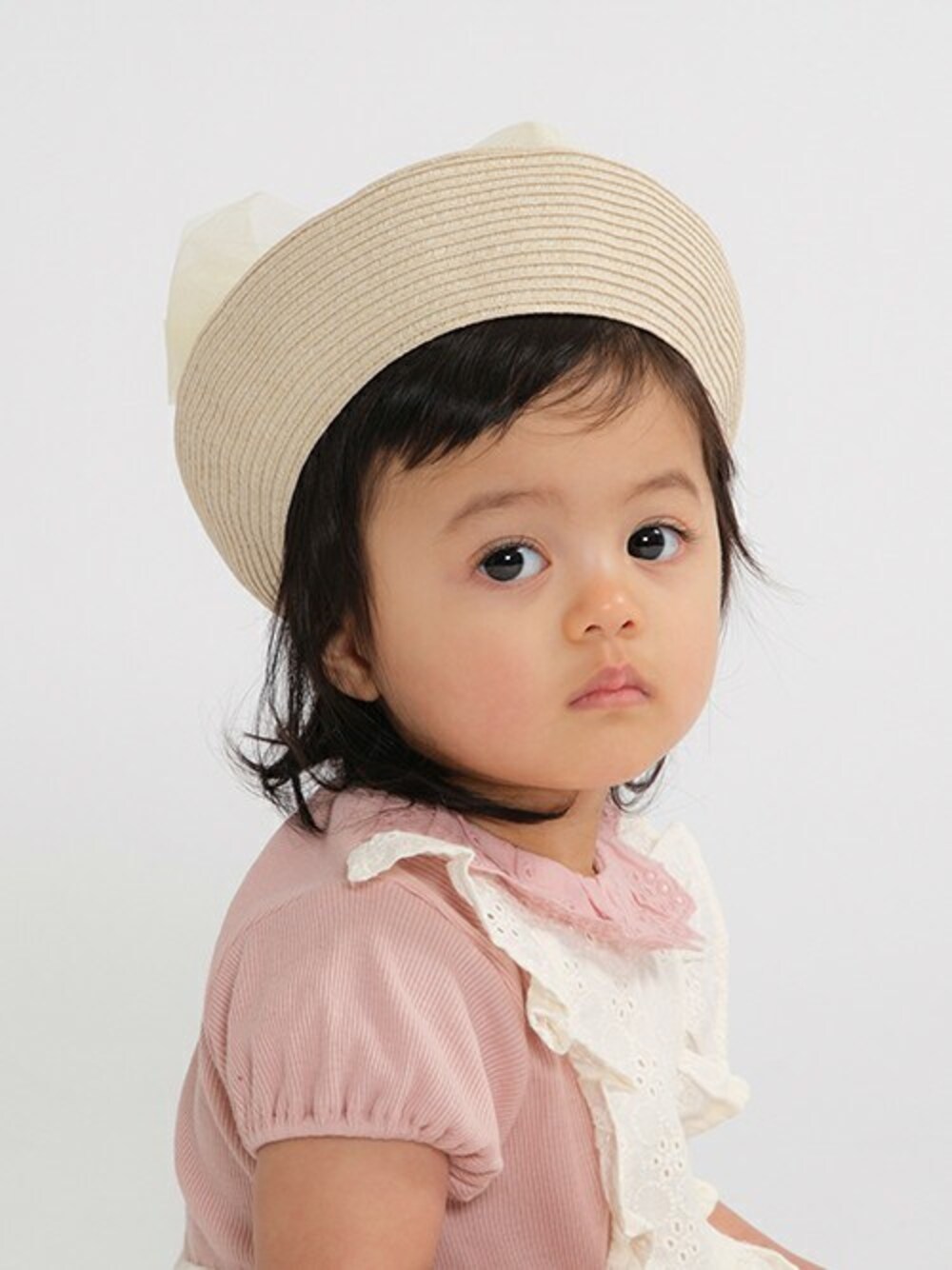 「ハット、帽子、子供服、キッズコーデ、麦わら帽子、麦わら、麦わらハット、キッズファッション、帽子コーデ、麦わらベレー帽」｜「kids zooのチュールリボン付き洗ってたためる帽子・ハット（ハンチング/ベレー帽、ホワイト系）」を使った、こどもの森e-shopさん（キッズ・80cm）の夏コーディネートの1枚目の写真