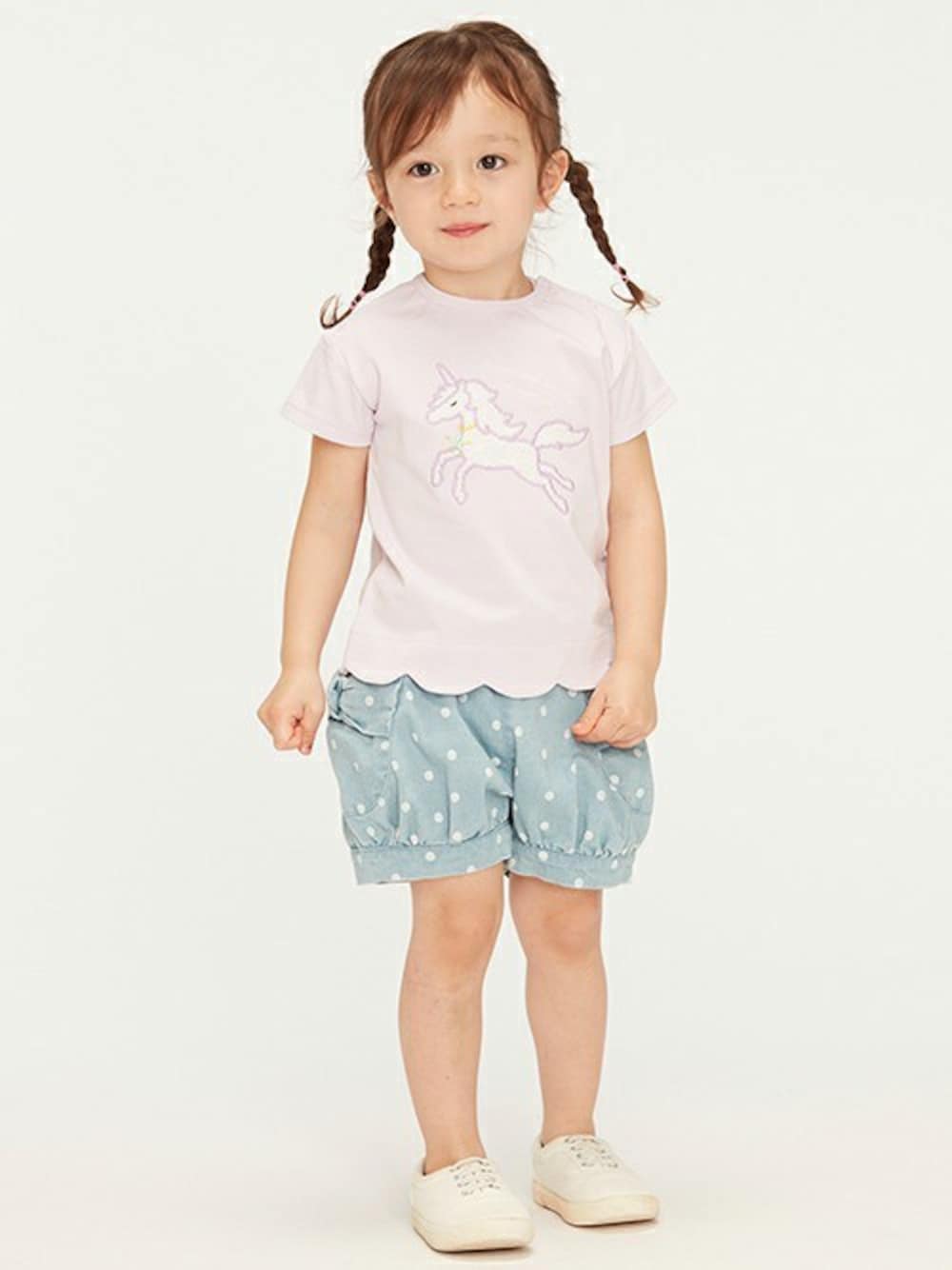 「子供服、女の子、夏コーデ、女の子コーデ、子供コーデ、半袖シャツ、Tシャツコーデ、子供服コーデ、女の子ファッション、夏服コーデ」｜「Moujonjonの裾スカラップ半袖Ｔシャツ（Tシャツ/カットソー、パープル系）」を使った、こどもの森e-shopさん（キッズ・90cm）の夏コーディネートの1枚目の写真